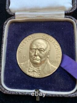 1965 Great Britain Winston Churchill Gold Medal 36.49 grams. 999 RARE