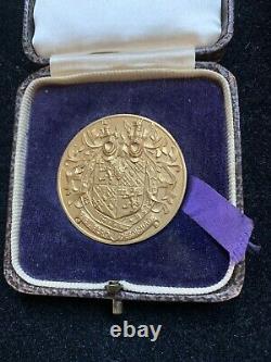1965 Great Britain Winston Churchill Gold Medal 36.49 grams. 999 RARE