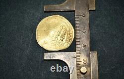 Ancient Islamic Gold Dinar Coin Weighing 4.8 Grams In Good Condition