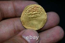 Ancient Islamic Gold Dinar Coin Weighing 4.8 Grams In Good Condition